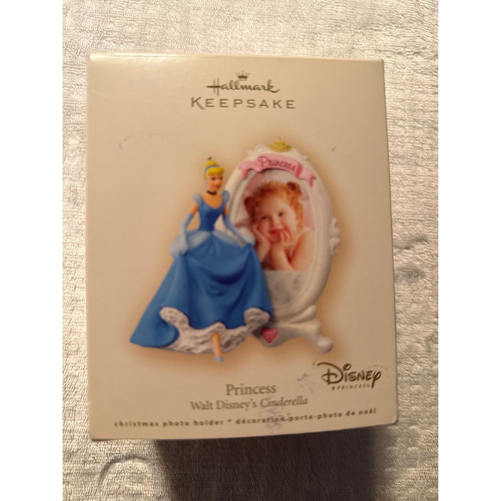 Hallmark Keepsake 2007 Disney Cinderella Princess Photo Holder Ornament QXD6247